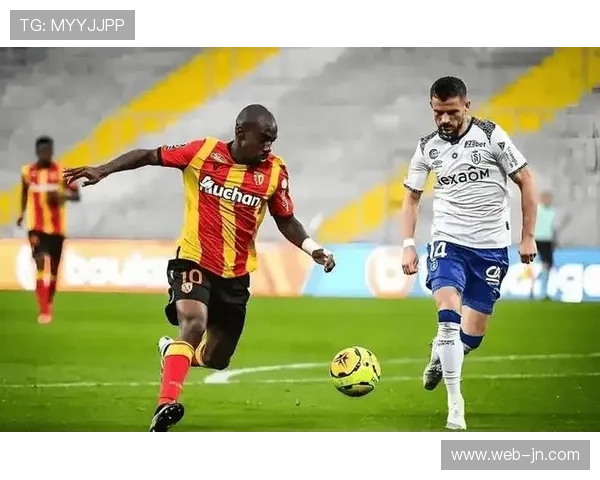 朗斯vs图卢兹：领头羊客场防守隐患遭遇主场固若金汤防线