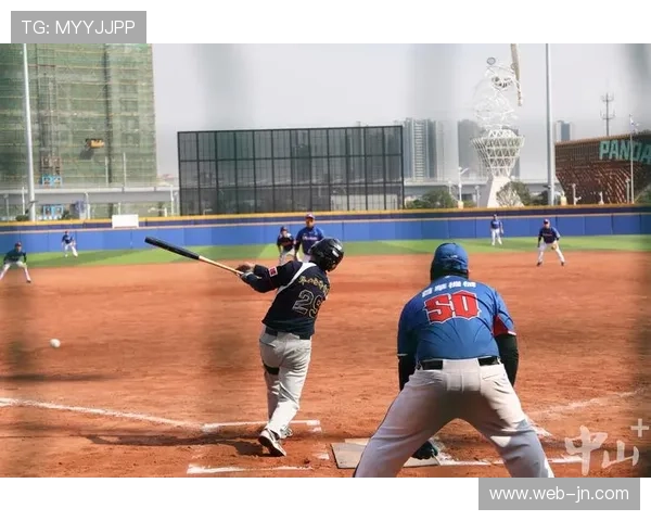 中山熊猫队选手向钰30秒挥出18记本垒打，刷新赛事单场纪录